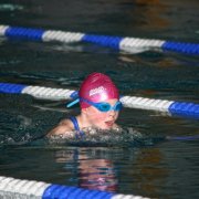 Josefa März (Jahrgang 2008) – als einzige Goldmedaillengewinnerin der SG Lauf gewann die Nachwuchsschwimmerin beim 40. Fürther Kinderschwimmen über 25m Brust in 0:24,84 min. 