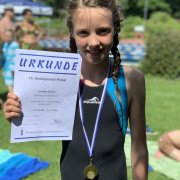 Carlotta holt vier Goldmedallien